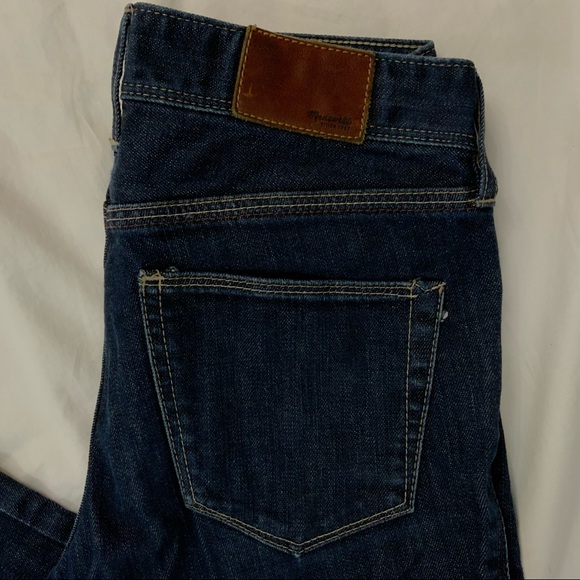 Madewell Rail Straight Jeans 
Dark Wash 24x34 
Made of 98% Cotton 2% Spandex - Picture 4 of 11